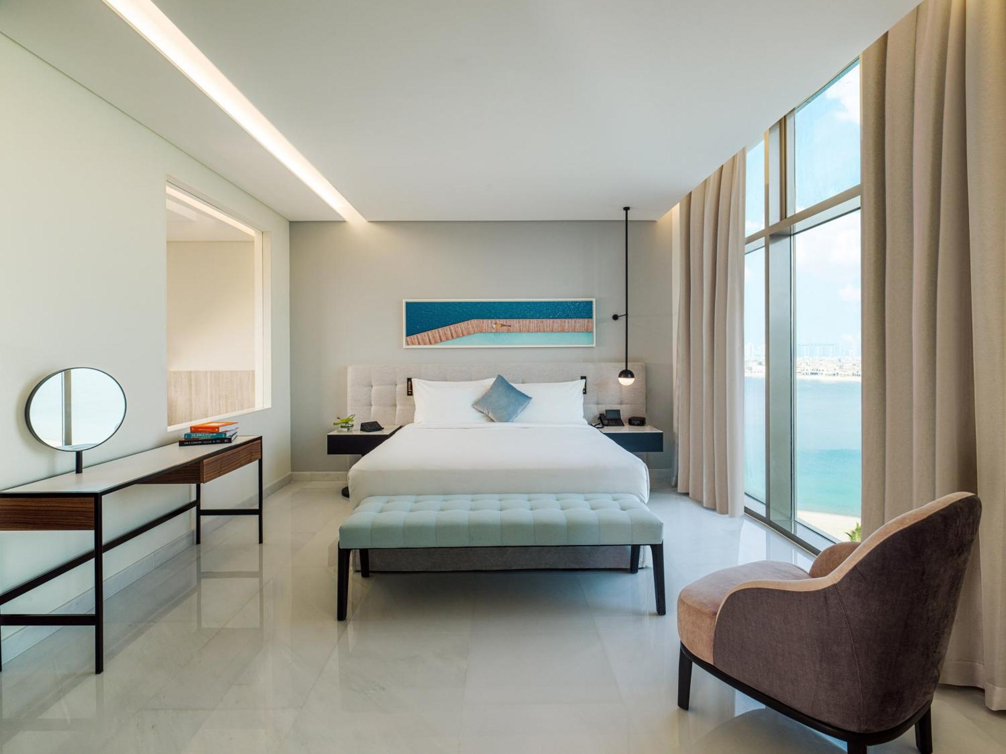 Resort Th8 Palm Beach Resort, Vignette Collection By Ihg Dubai