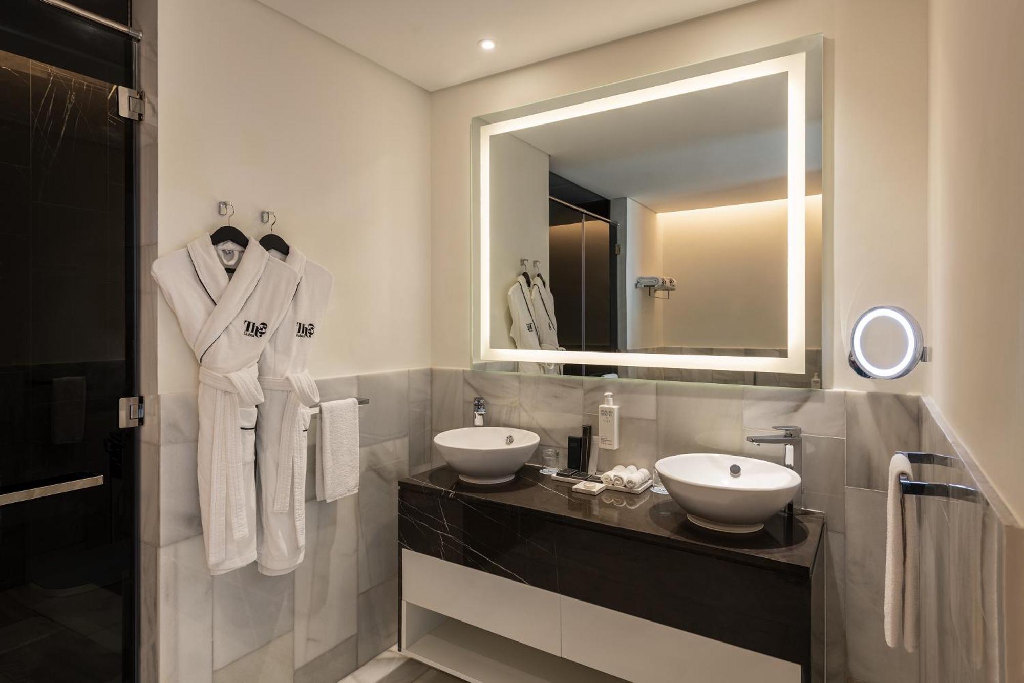 Th8 Palm Resort, Vignette Collection By Ihg Resort Dubai